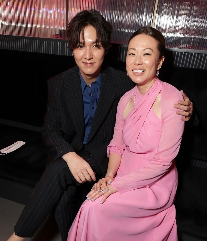 李敏镐和李钟硕同框,韩国明星李钟硕变帅