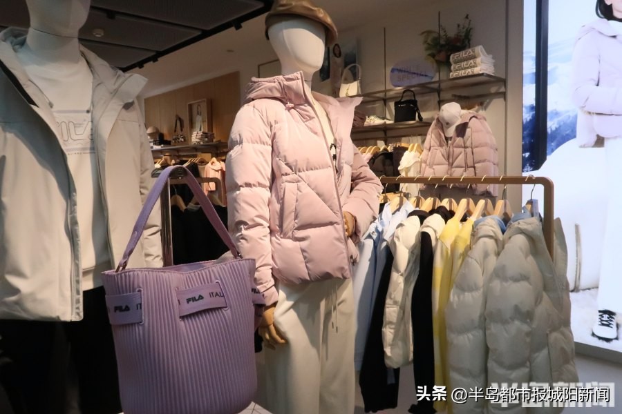 国庆黄金周过半消费市场持续火爆,探访“五一”黄金消费市场