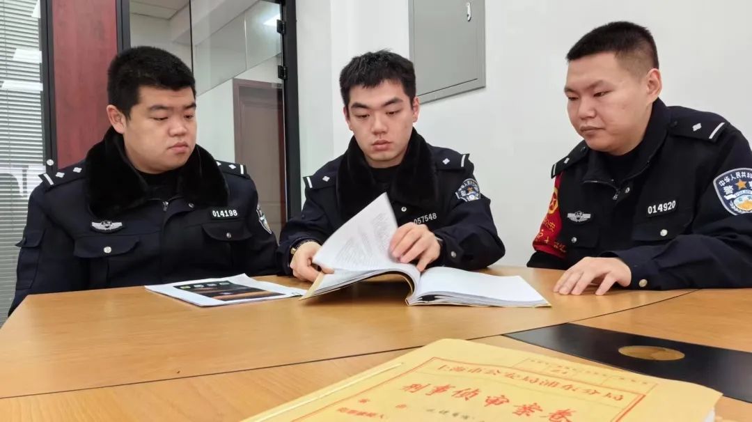 90后“码农”辞职创业开发取不出钱的*款贷**APP？