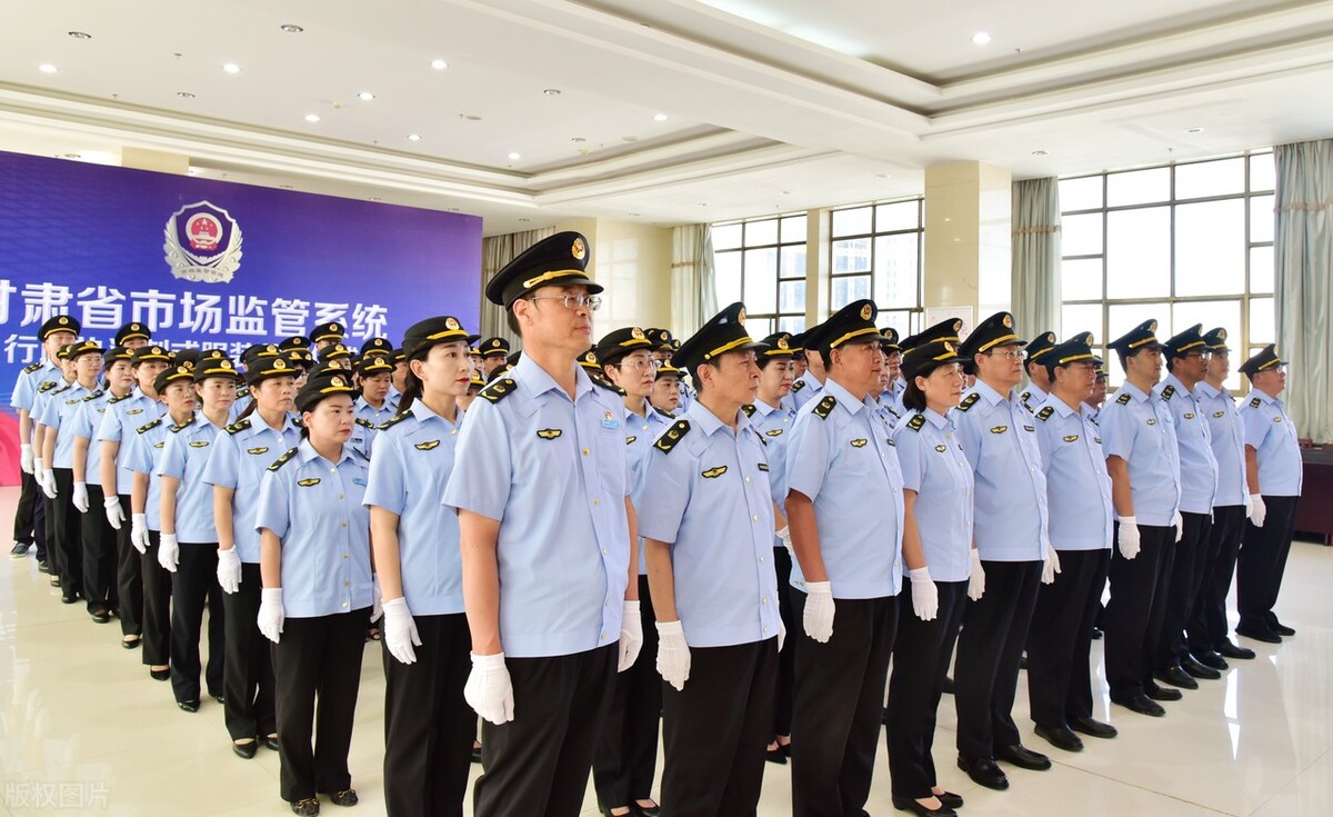 公务员制服搭配,公务员制服搭配什么鞋子最好看