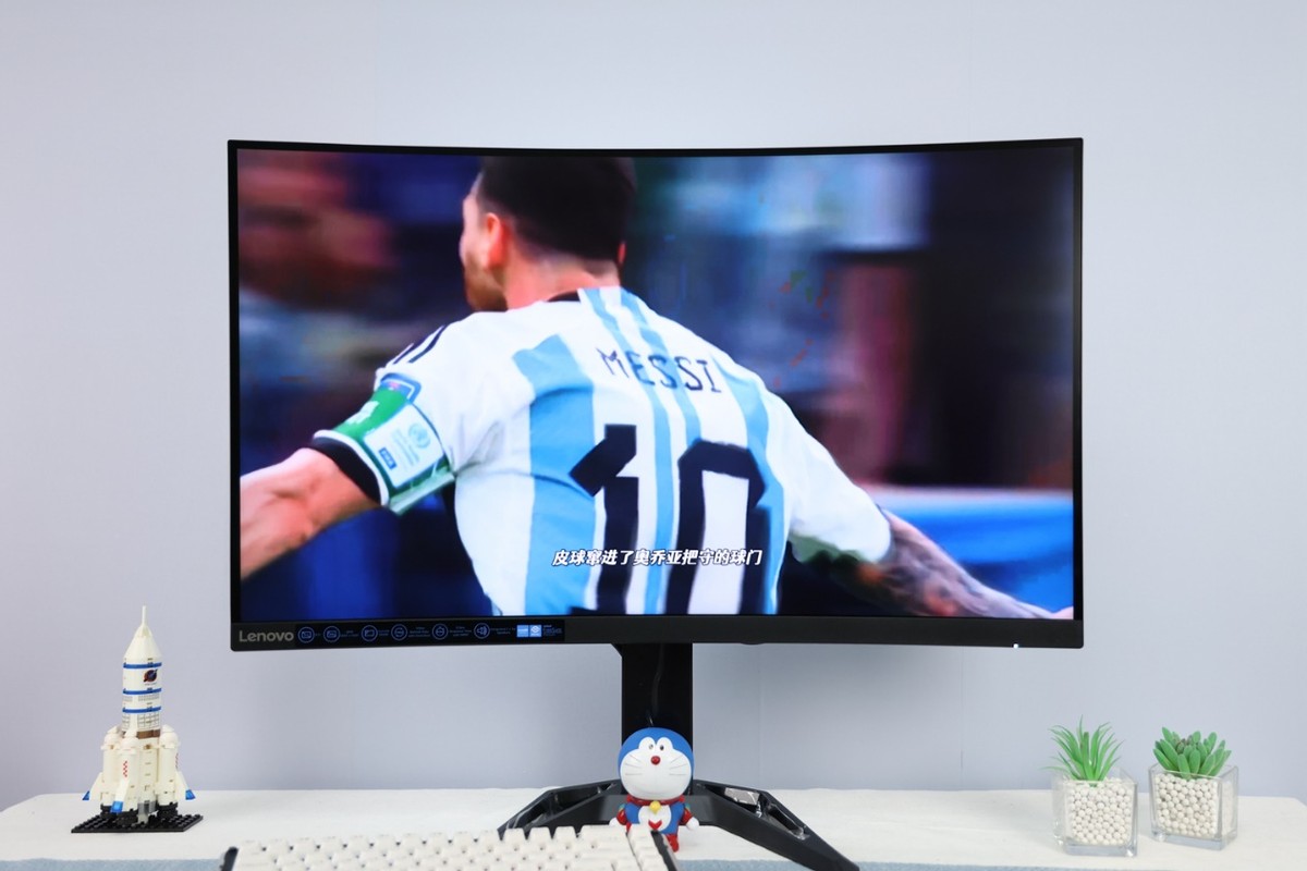 大屏幕看足球赛,联想g32qc显示器