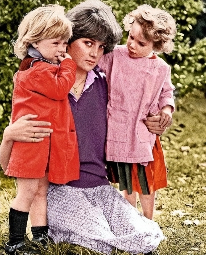 戴安娜初中毕业,戴安娜是高中生吗