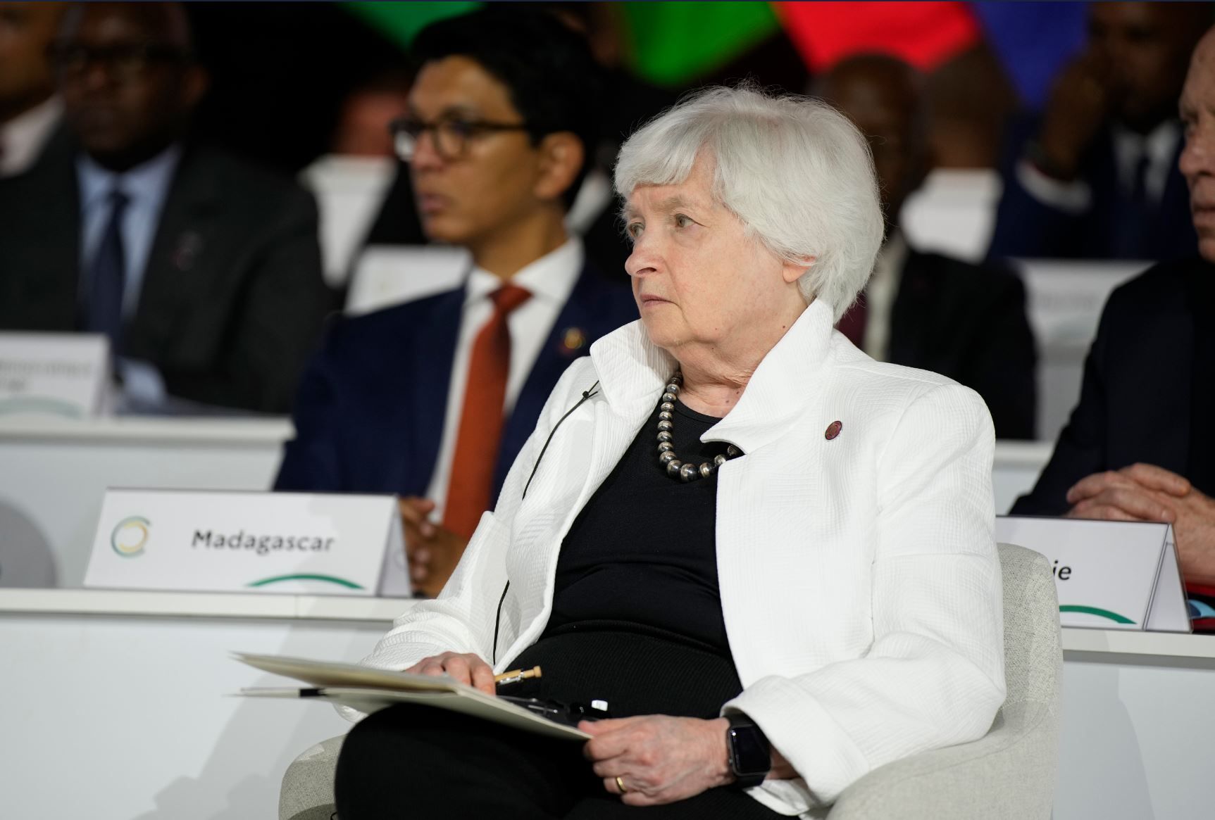 谈不拢就开打？美国同时下了两步棋，中方不吃这一套