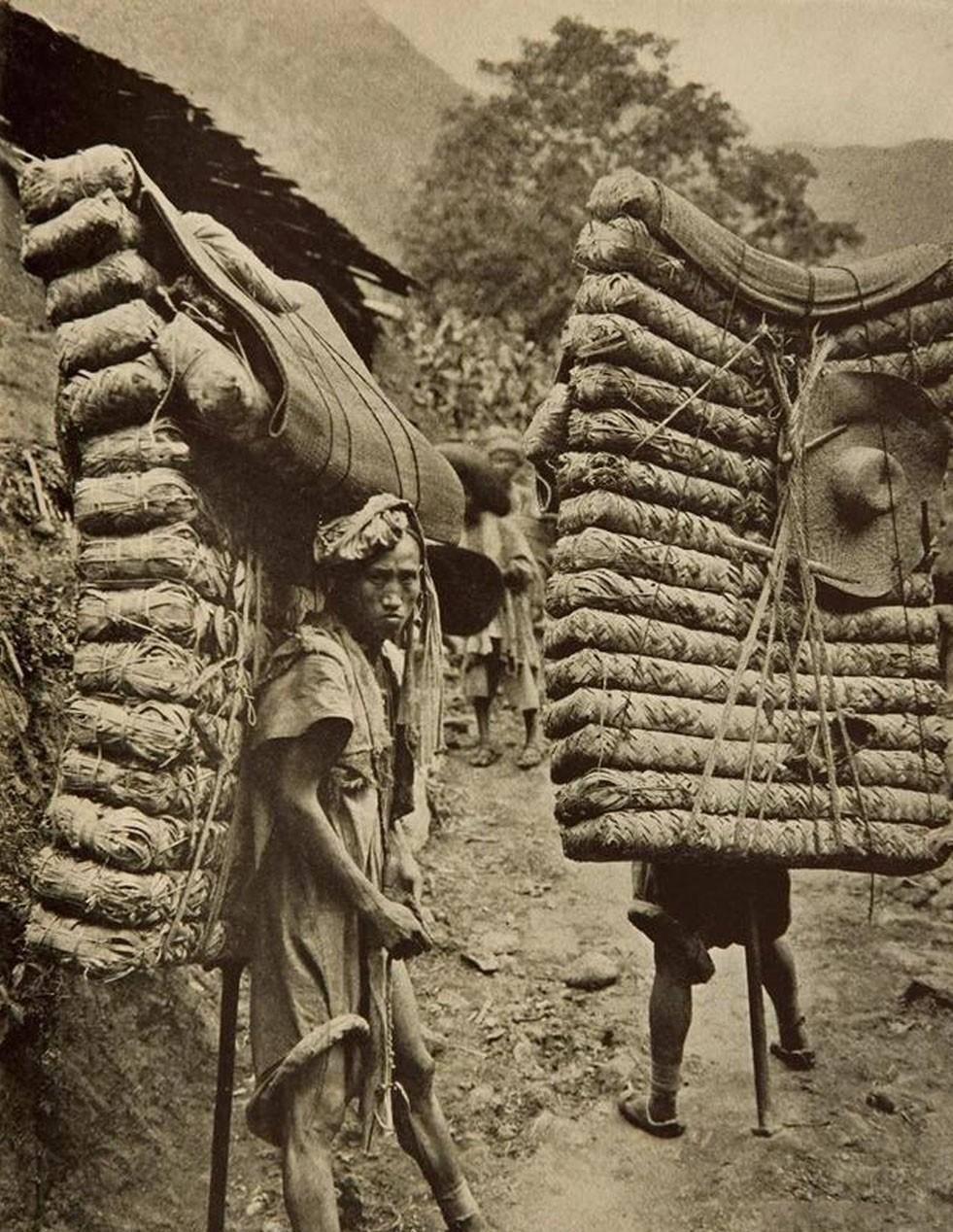 惊！日军日记曝光，*安妇慰**不顺从，日军竟用*刀刺**插入她的*体下**！