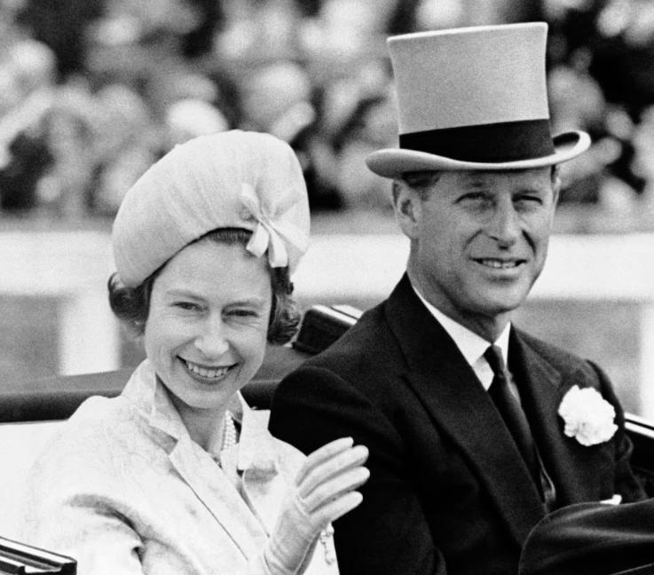 英国女王的婚姻历程,英国女王的爱情文案