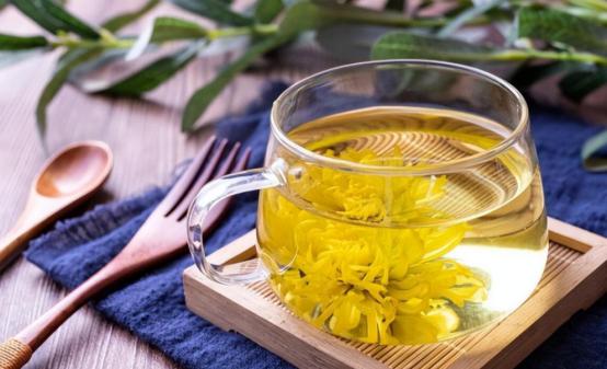 湿寒体质喝什么茶秋天喝好,秋天干燥喝六大类茶哪个好