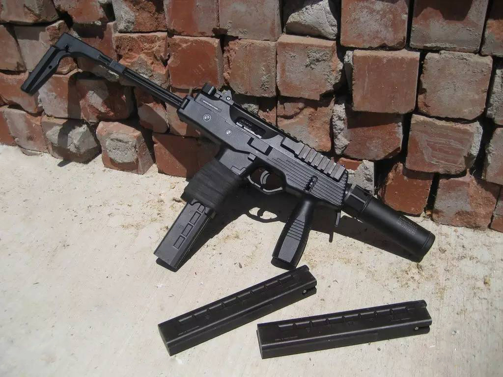 “北极狐”雇佣兵的20种轻*器武**，都是世界最顶尖的枪支