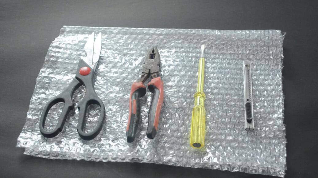 快递里的气泡垫别扔啦有大用处,快递大气泡垫的妙用