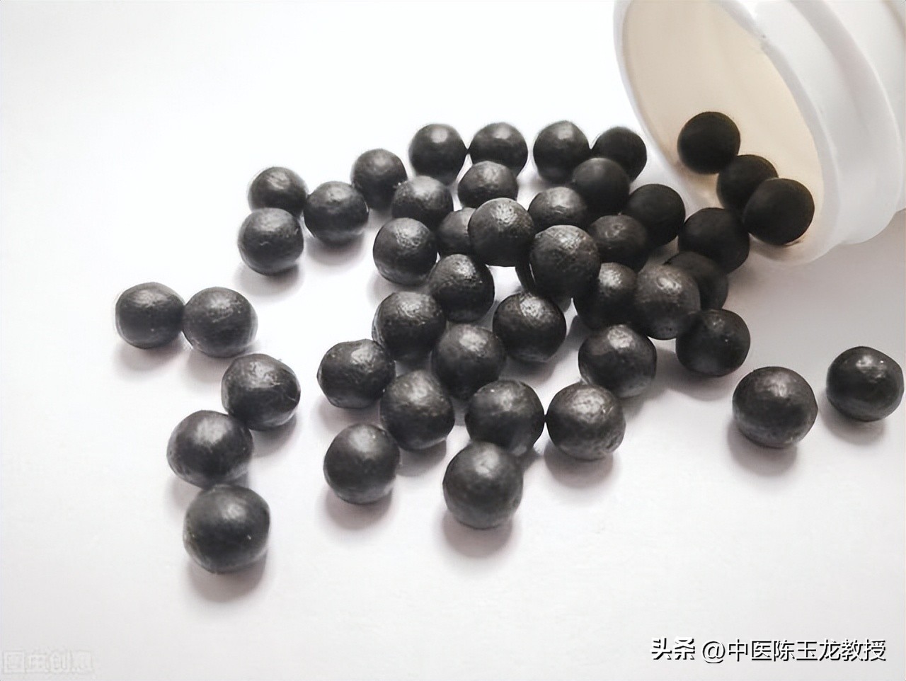 逍遥丸搭配什么对结节和肌瘤好,逍遥丸和什么搭配能软坚散结