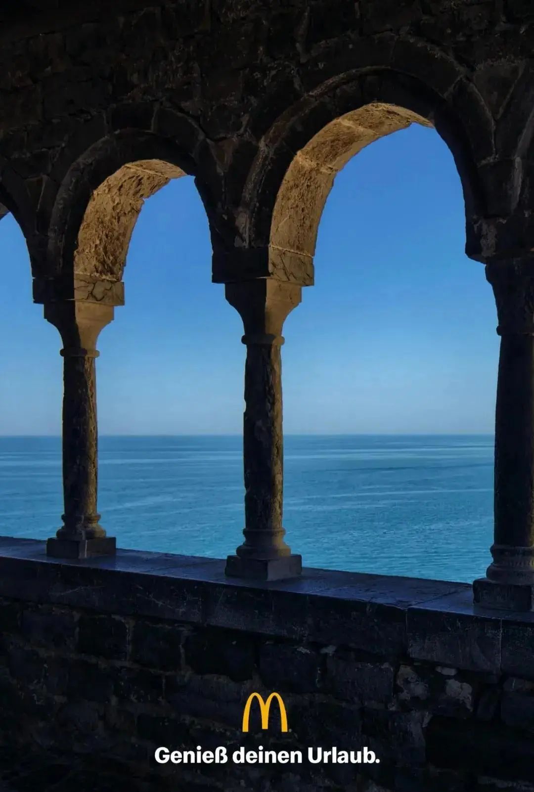 麦当劳新品汉堡海报,麦当劳最新夏日海报分析