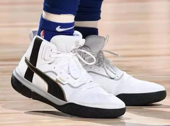 球鞋故事分享黑红,球鞋的故事