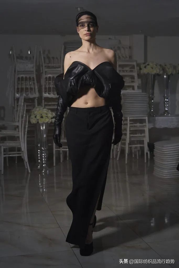 现实中的皇帝的新装,皇帝的新装设计