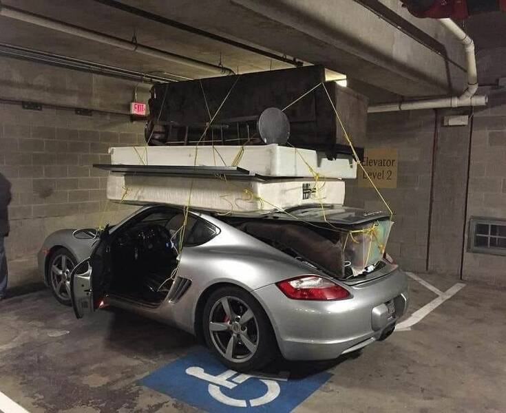 78个真实有趣的照片：山顶的足球场，老树与佛像，老司机脸部皮肤