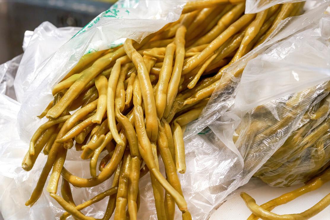 泡椒酸豆角的腌制方法放多少盐,腌酸豆角只加盐和花椒