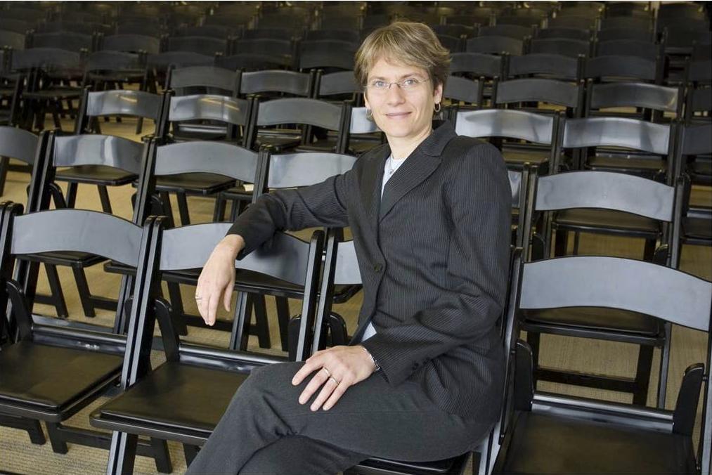 年度硬核女学霸爆红！当年是哈佛乐队键盘手，如今是诺贝尔得主…