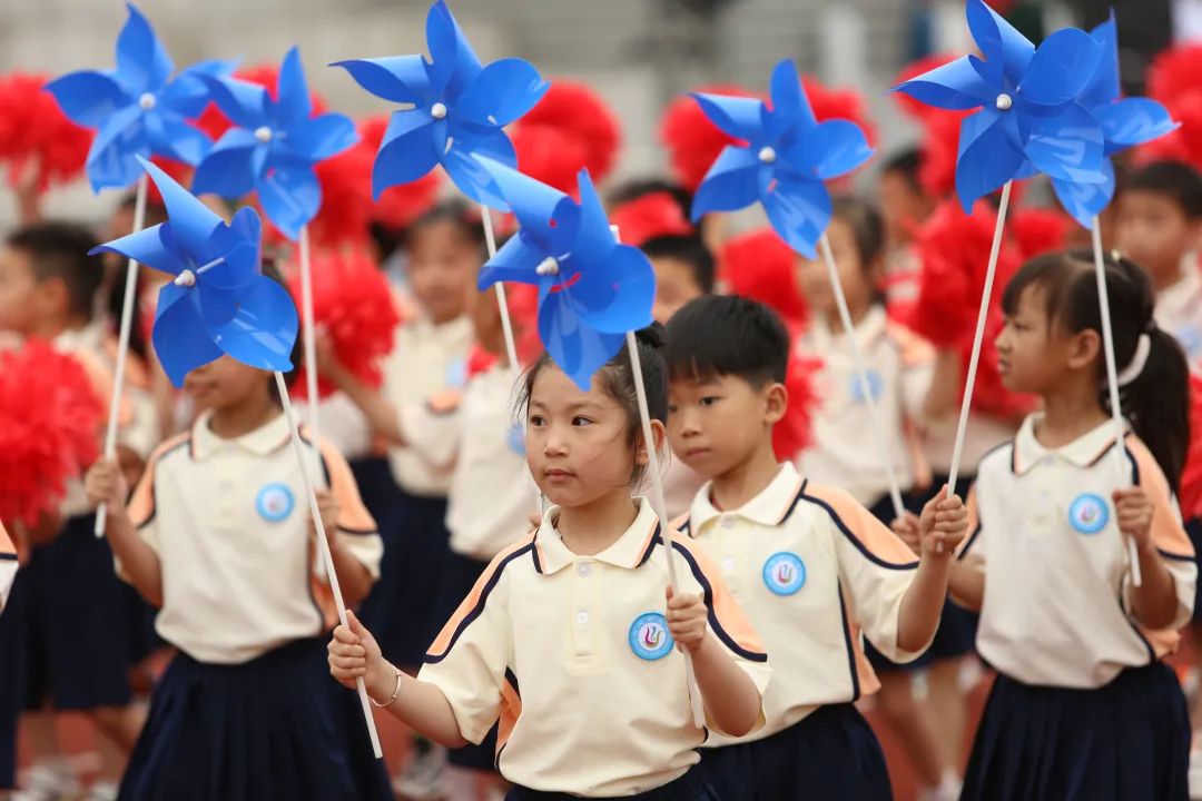 冶金工业园“沙洲教育”20年巡礼暨“劲沙洲”首届田径运动会开幕