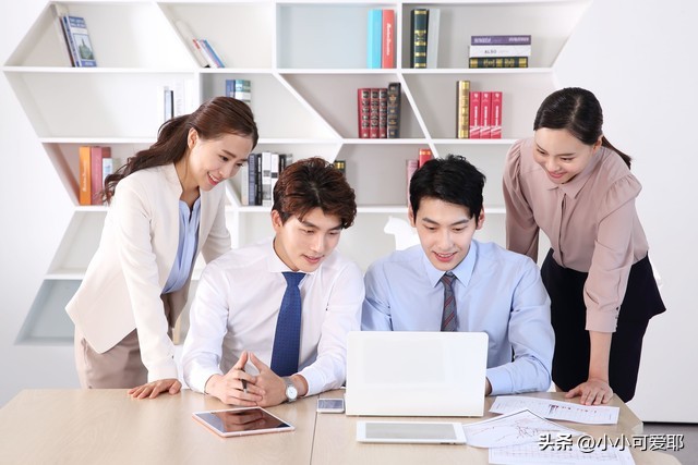 女生上班怎么发朋友圈说明她忙,女孩子在上班怎么发朋友圈