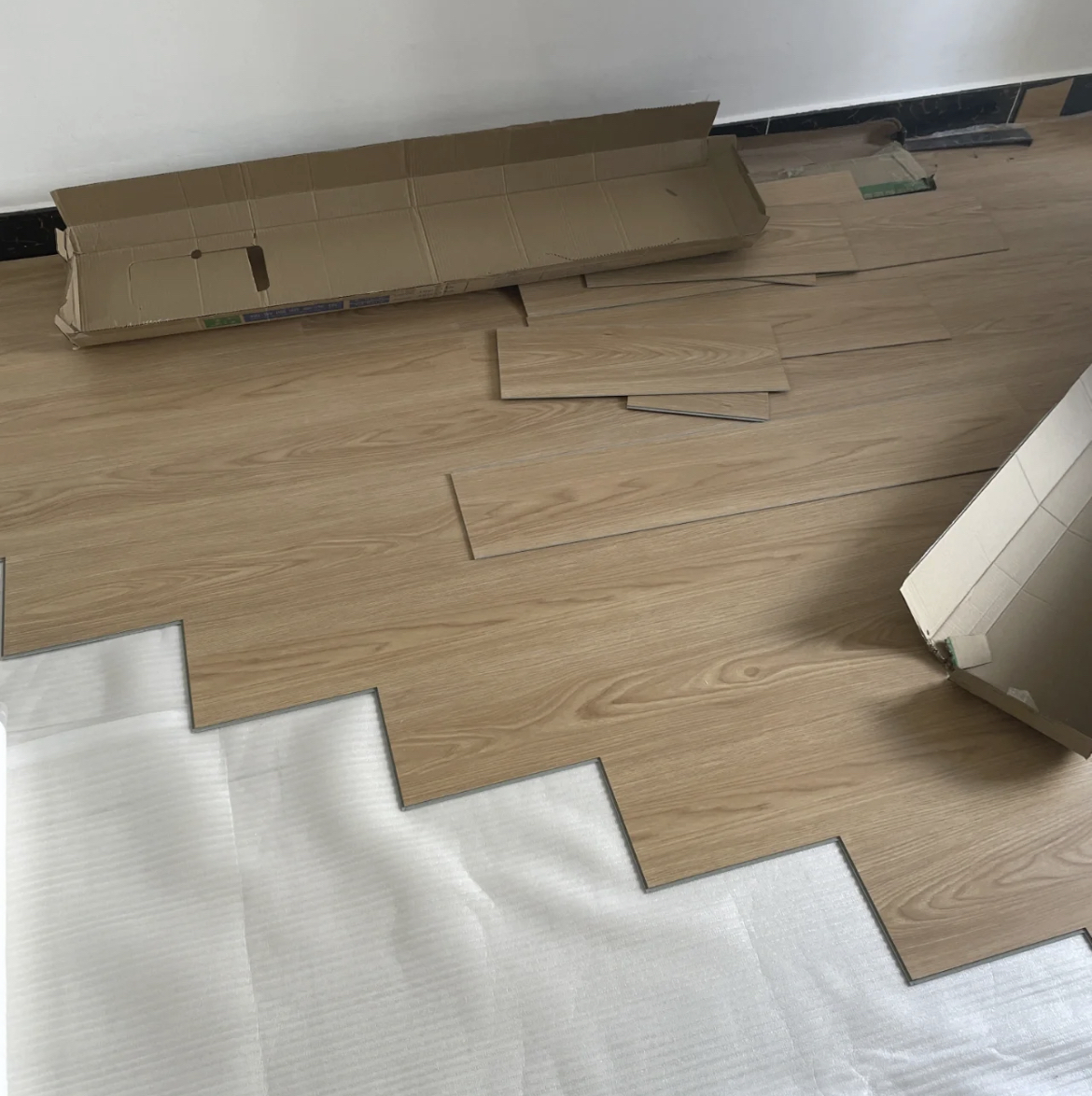 厨房地板铺什么地板砖好,地面有没有必要铺瓷砖木地板