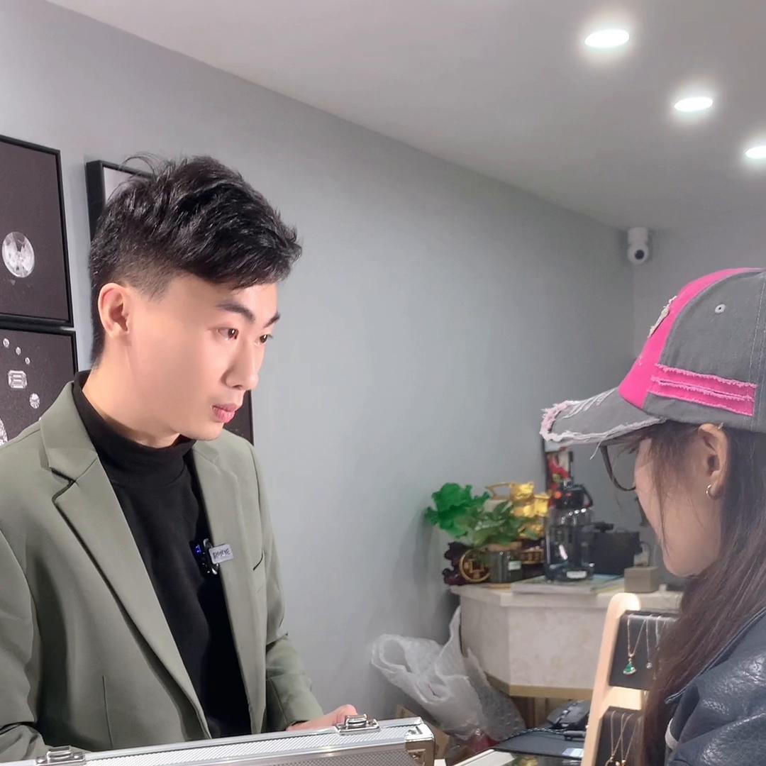 天上哪会掉馅饼骗局,天上掉馅饼有陷阱