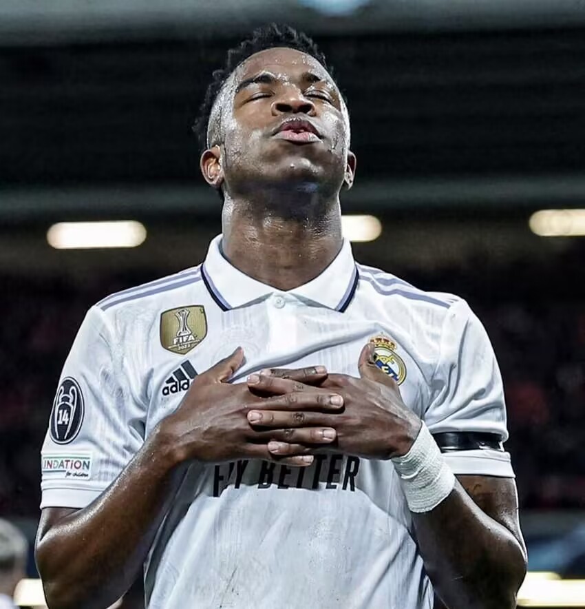 曼联vs皇马c罗本泽马,皇马反击厄齐尔本泽马c罗