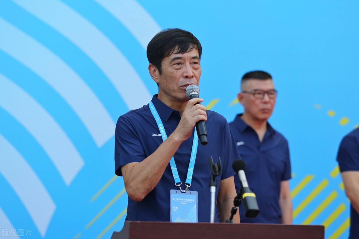 李嗣镕为什么不进国足,中国足球李嗣镕简历