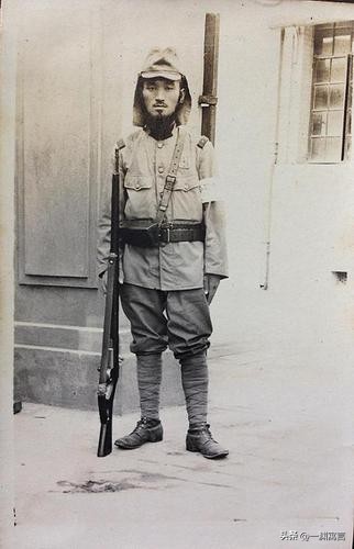 日本兵偏爱吃鸡！1937年*京大南***杀屠**中的荒唐一幕，家中有鸡能救命