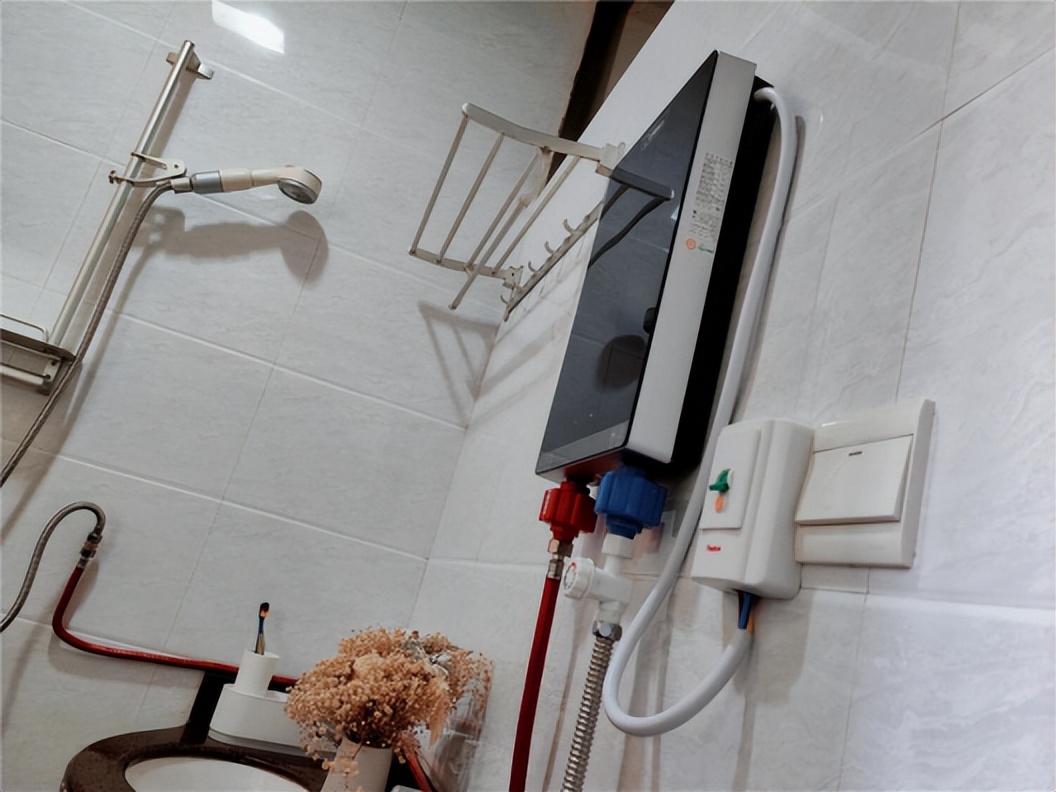 奥特朗即热式电热水器到底好用吗,奥特朗即热变频式热水器的测评