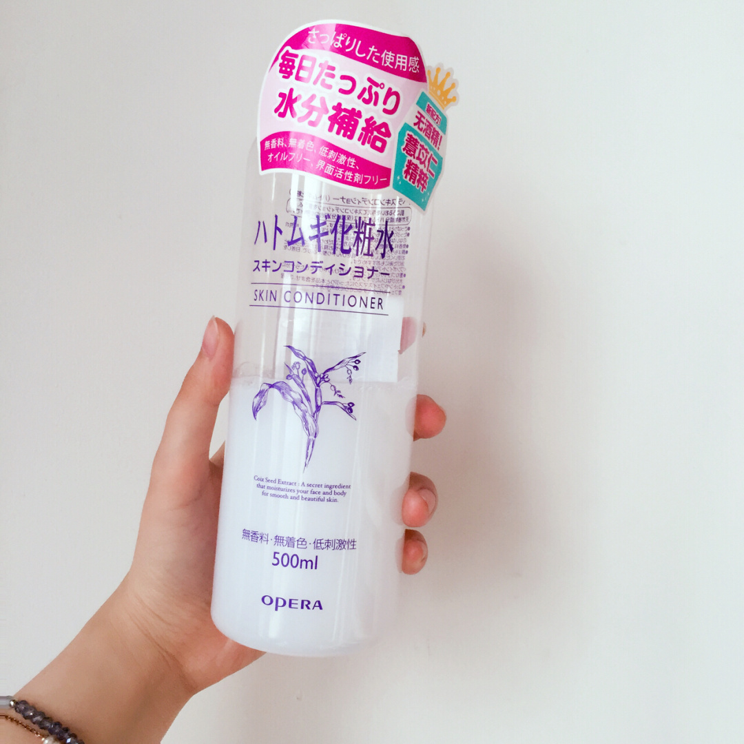 适合混油皮男生的护肤,拒绝油腻第一步好好洗脸