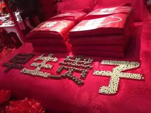 农村习俗结婚铺床顺口溜,结婚之前铺床顺序农村习俗