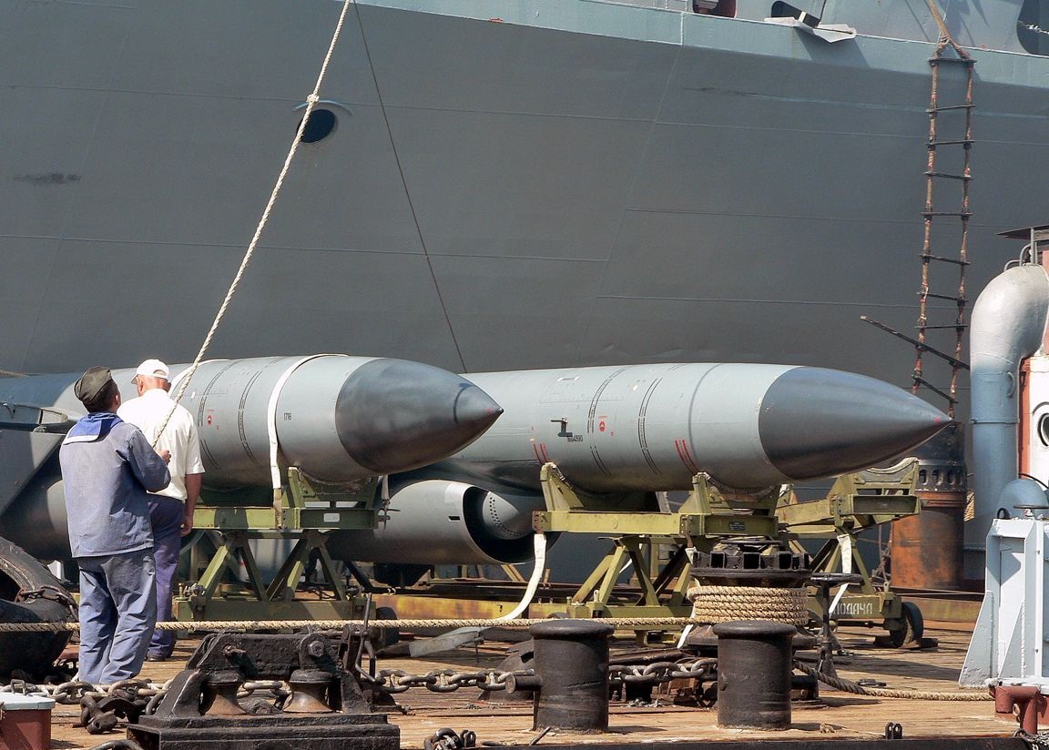 改进的光荣级，看得远，打得准，终难掩霸王龙，落后时代的窘境。