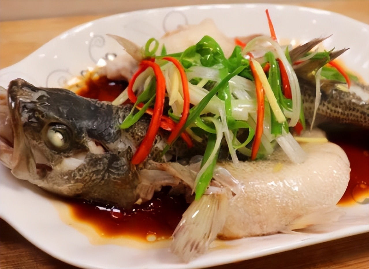 蒸鱼需要放葱姜水么,蒸鱼要放什么调料才好吃