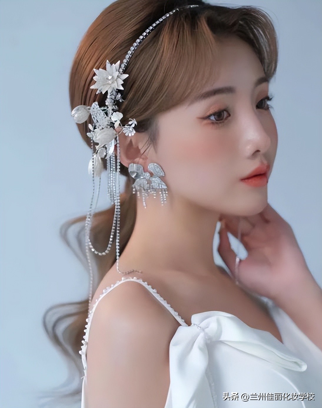 头发太干枯毛躁怎么做顺直不伤发,头发干枯毛躁分叉变柔顺的小妙招