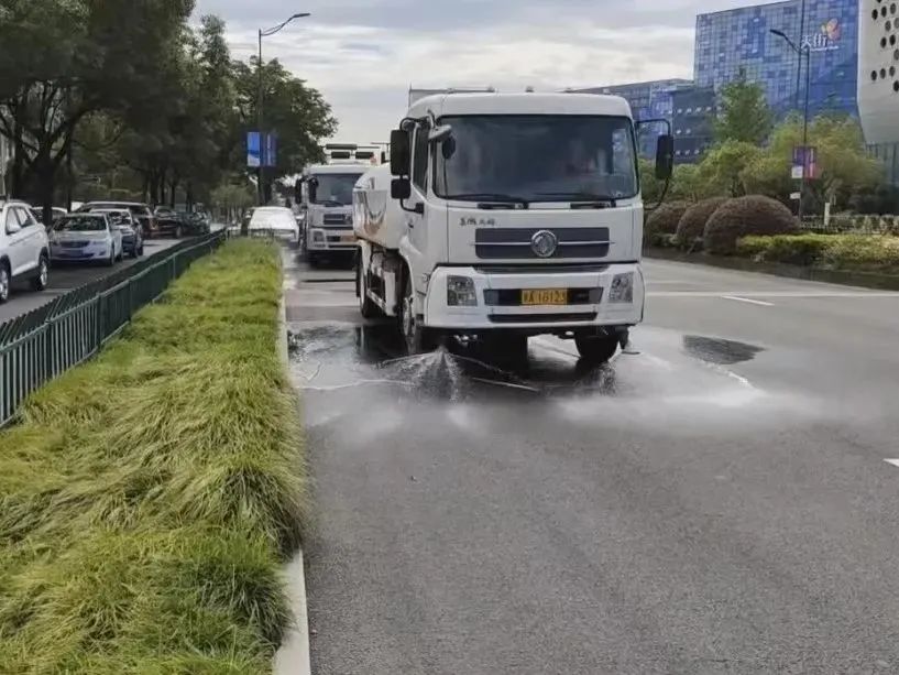 洗污渍、清死角、洗积尘……九堡颜值又刷新