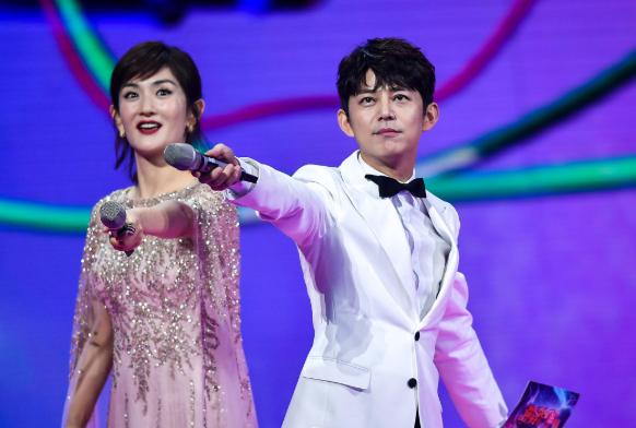 何炅出名前的心酸故事,何炅事件后哪些人对他伸出了援手