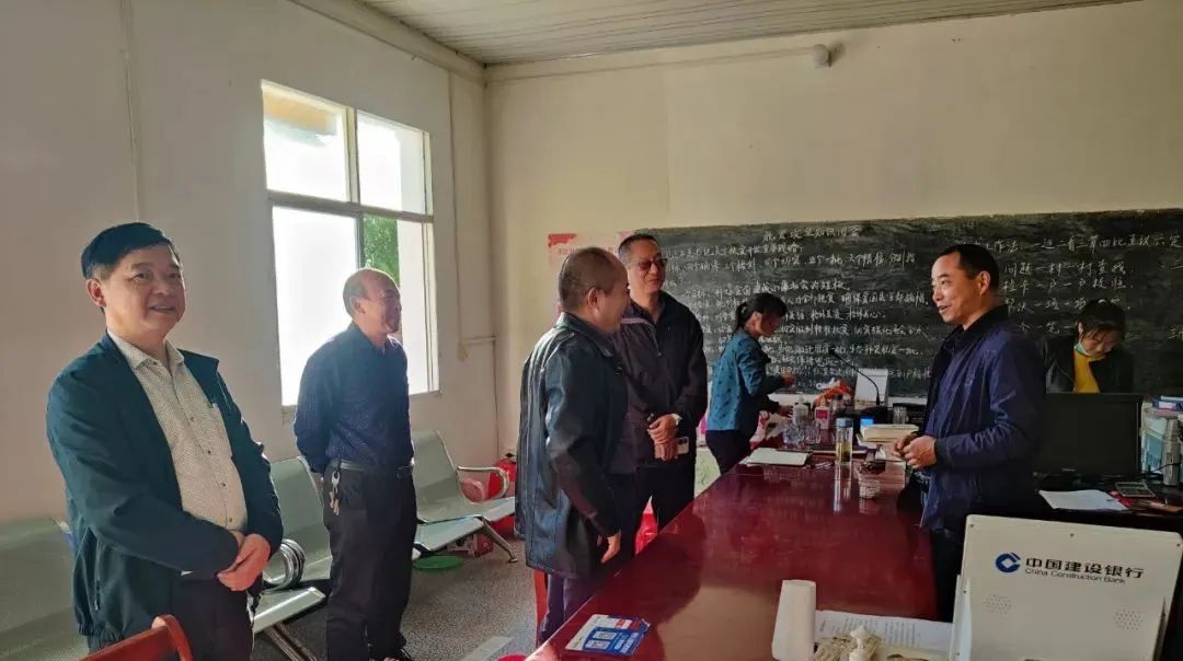 村居法律顾问探索精准服务模式,街道村居法律顾问集中签约仪式