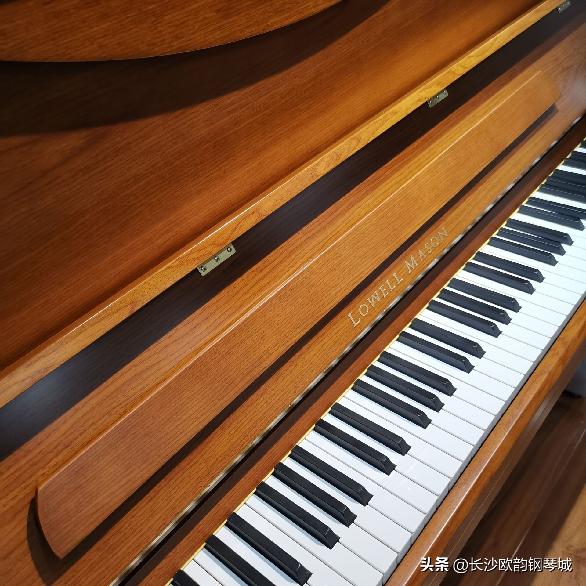 钢琴价格一般多少钱一台,报钢琴班一般价格多少