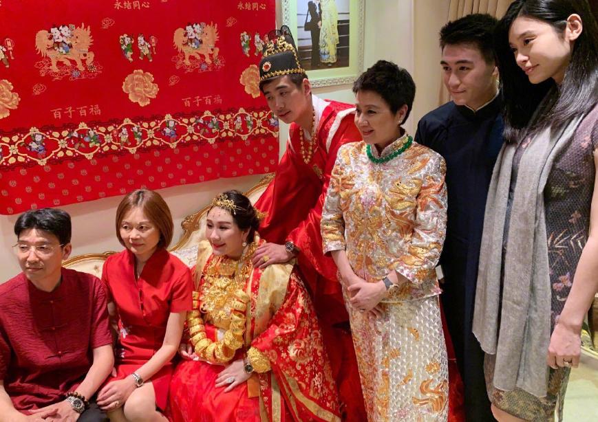 赌王四太三太翡翠项链对比,赌王三太翡翠项链