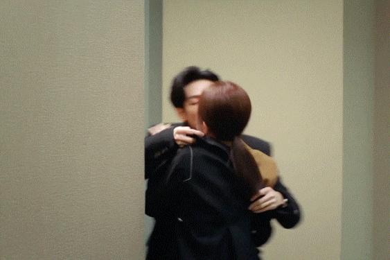 成毅袁冰妍电视剧吻戏片段,成毅袁冰妍小竹林吻戏花絮