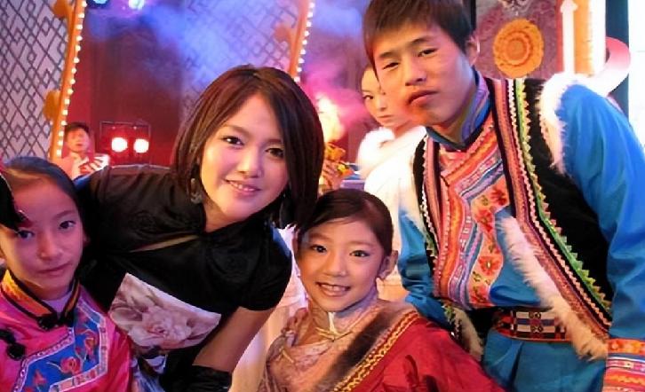 谭维维晚会唱功遭质疑,超女谭维维与尚雯婕现状