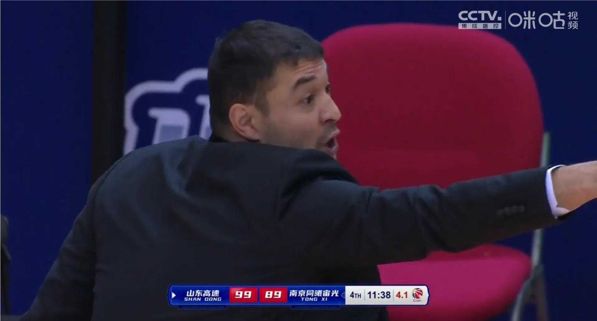 西热力江评价韩国裁判,西热力江回应让外援闭嘴