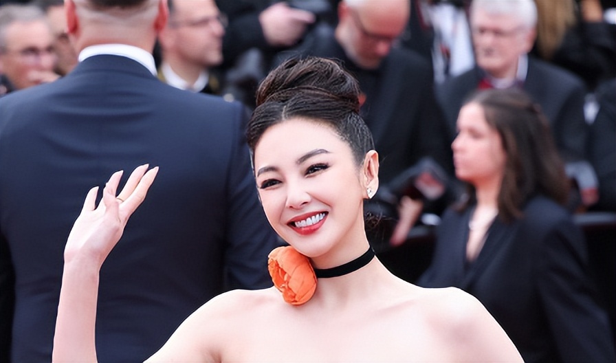 张雨绮怎么跟以前长得不一样了,张雨绮还是活成了她最喜欢的样子