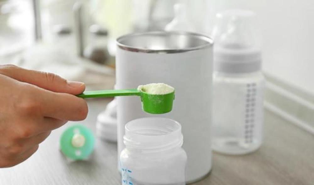 中国奶粉为何号称“天价奶粉”,奶粉行业到底有多暴利?