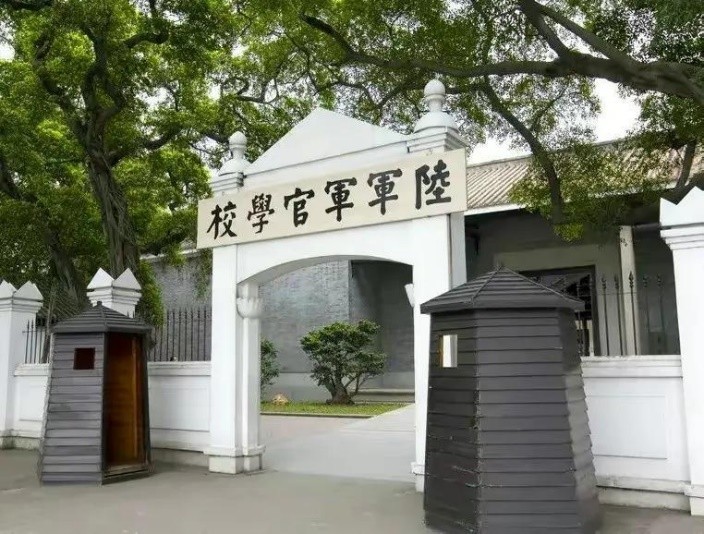 黄维被释放后的生活,黄维出狱后晚年的生活过得如何