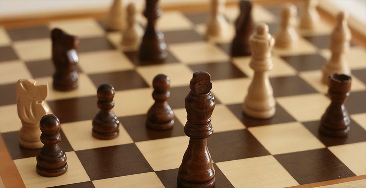 儿子遇校园霸凌遭群欧辱骂,遇到校园霸凌被家长暴打