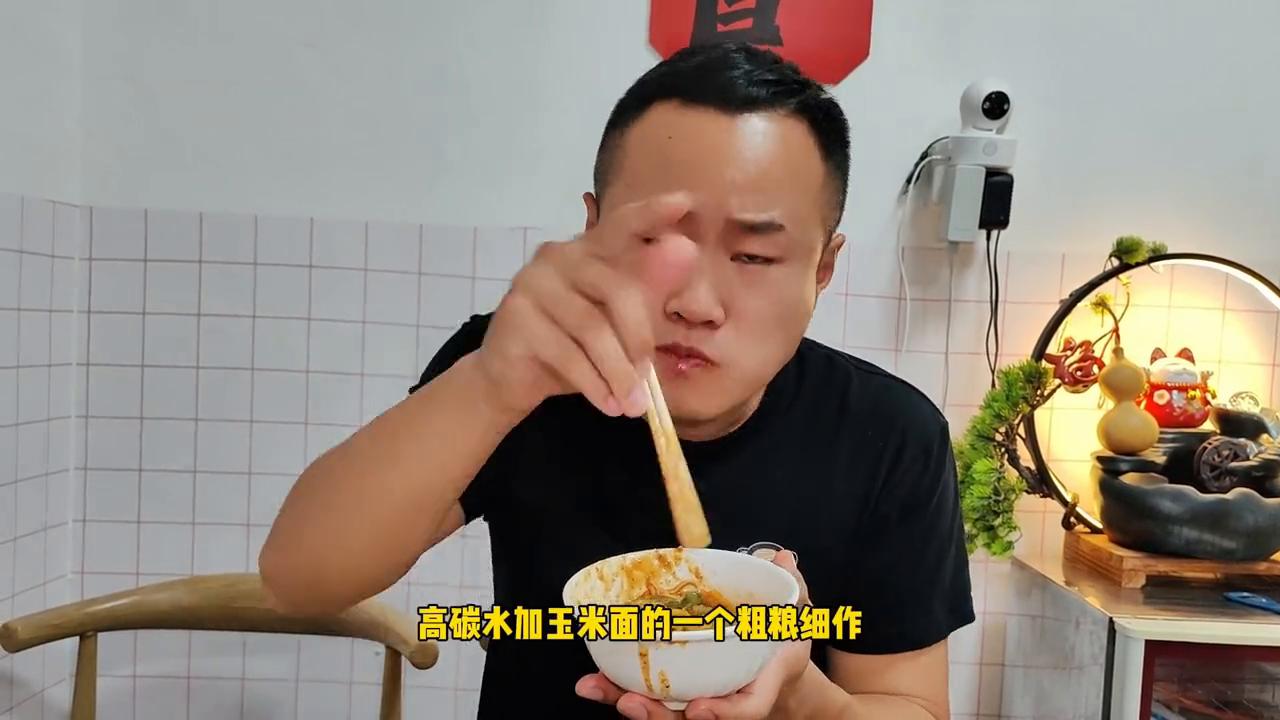 12元一碗的东北大碗麻辣烫,砂锅麻辣烫12元一碗