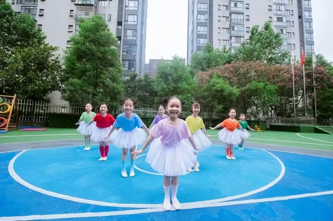 不用怀疑，美好就在幼儿园|走进万婴玩“美”童年，创“艺”成长