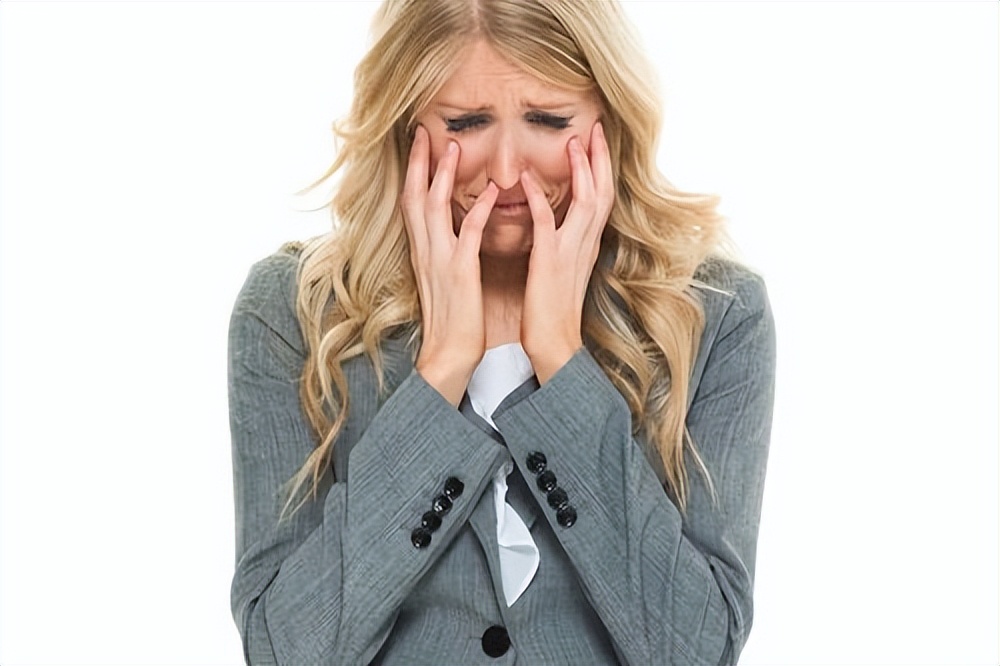 湖南新闻9岁女孩被人贩子拐走,17岁少女被拐后反把人贩子卖了