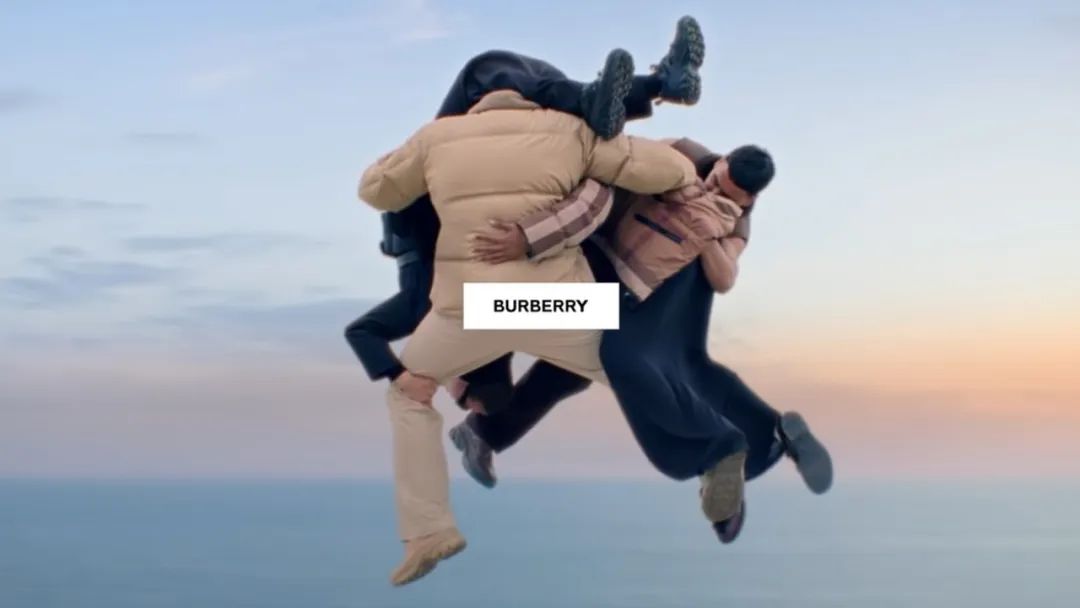 最近burberry风衣,burberry再穿风衣