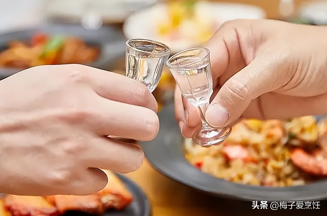 喝酒对话技巧和说话应变能力,不会喝酒的人说大话怎么幽默回答