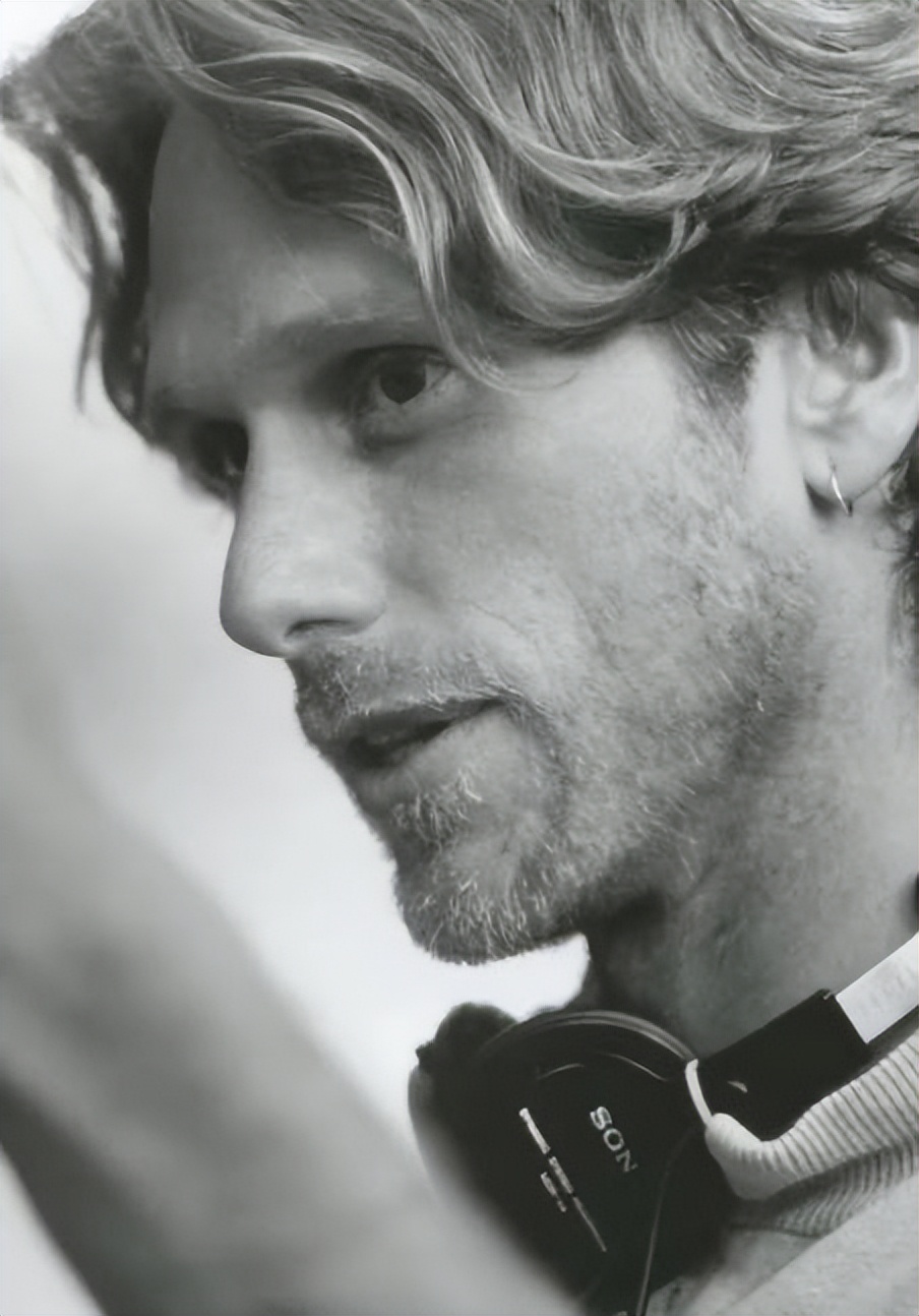 鳄鱼波鞋走天涯完整版在哪可以看,鳄鱼波鞋走天涯影片整体拍摄风格